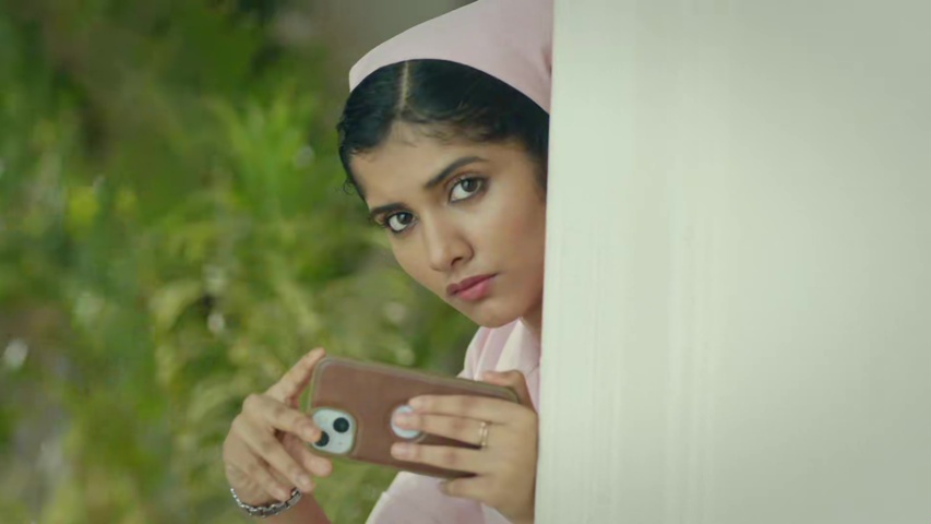 Rani secretly recording Anisha’s conversation with Kamal