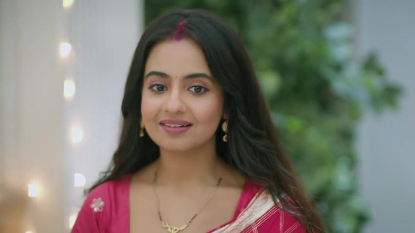 Mahi waiting anxiously for Aryan at the breakfast table