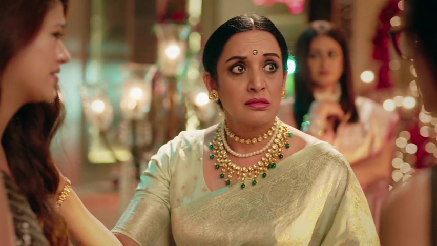 Neetu angrily confronting Mannat about the torn chunri