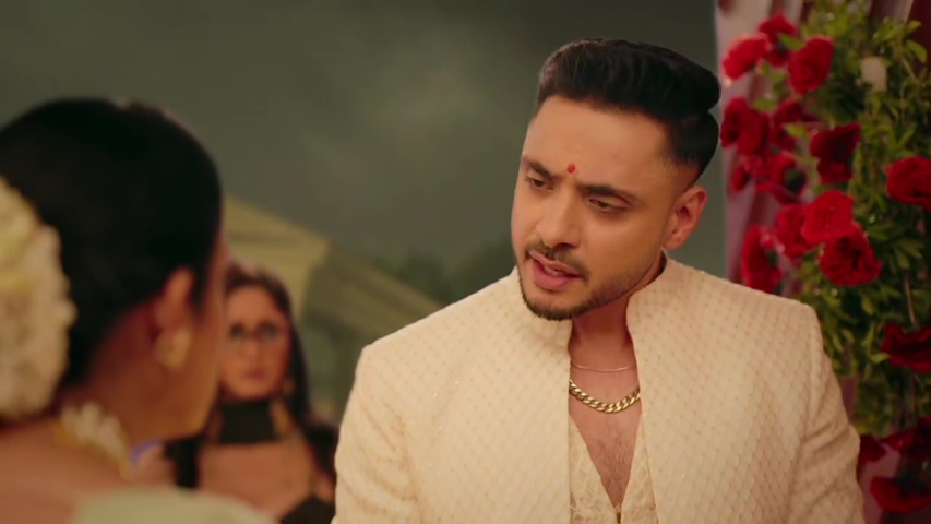 Vikrant standing up for Mannat in front of Neetu