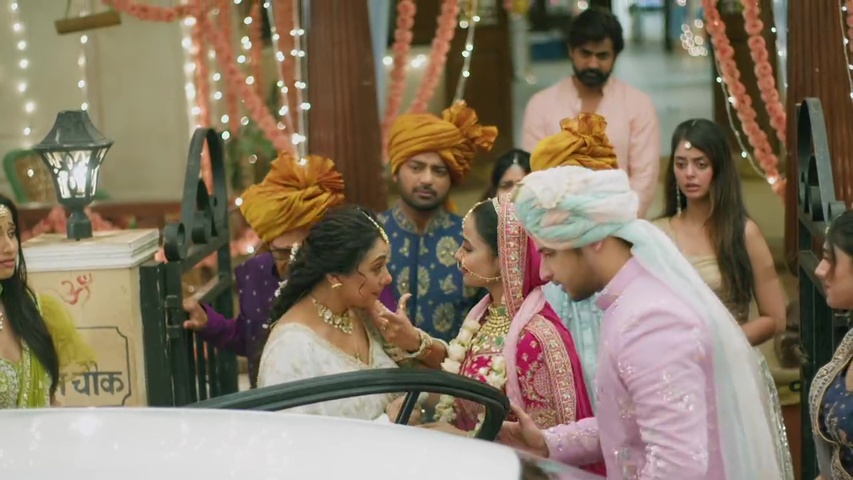 moment of Aryan and Mahi during the farewell ritual